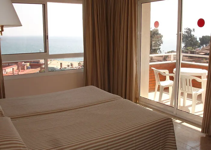 Gran Garbi Mar & Aquasplash Hotel 4*